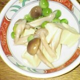 収穫したえんどう豆と高野豆腐の　煮もの♪